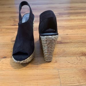Black cork wedge